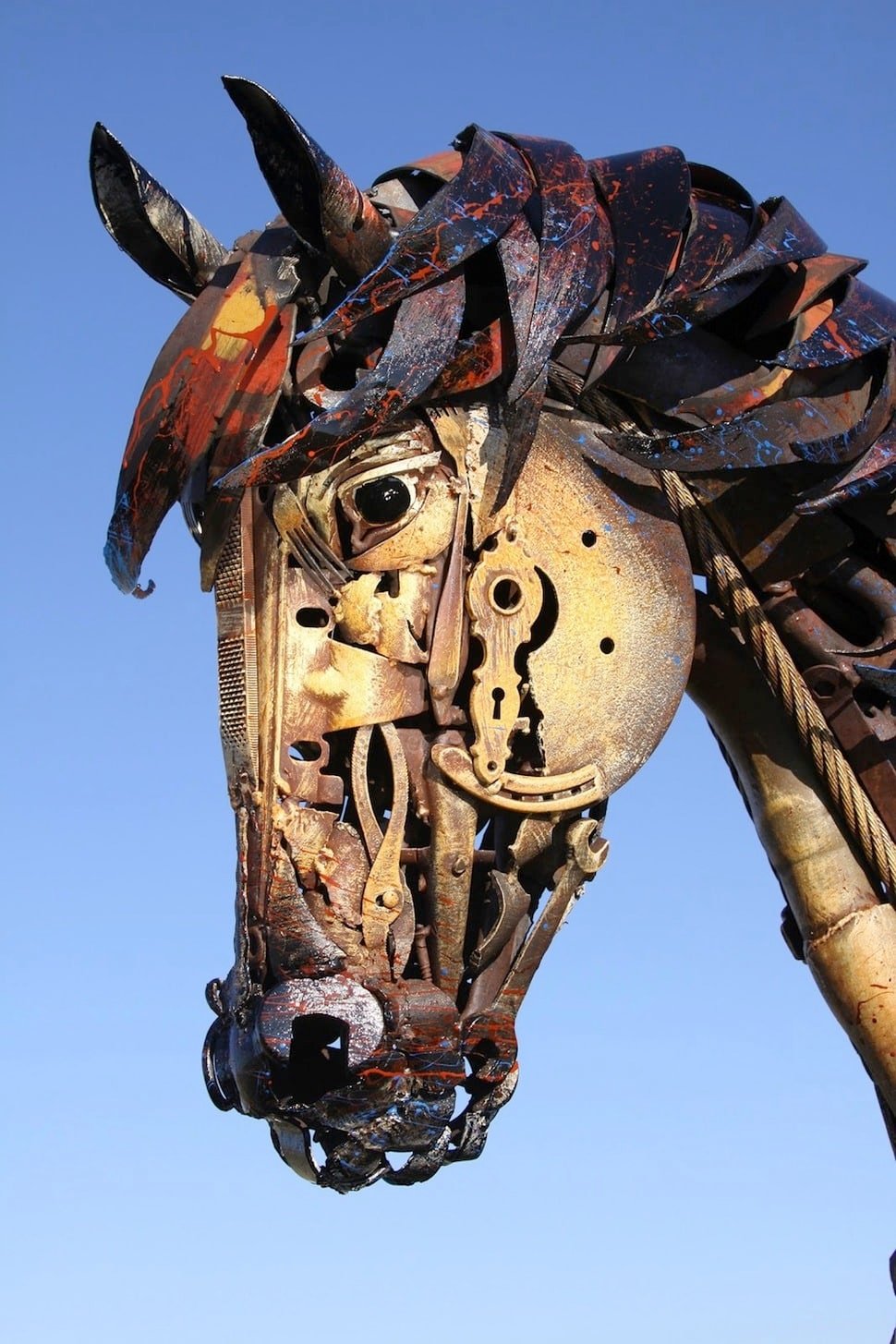 tilestwra.com | Καλλιτέχνης δημιουργεί αγάλματα ζώων από άχρηστα μέταλλα