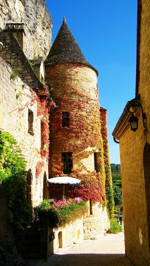 tilestwra.com | Το μεσαιωνικό χωριό για… επισκέπτες με πολλές απαιτήσεις!