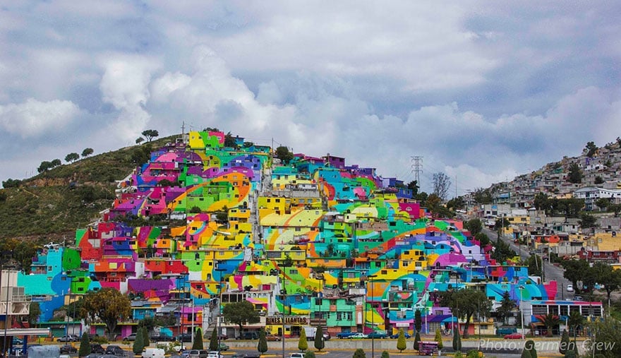 tilestwra.com | Η κυβέρνηση του Μεξικού ζήτησε από καλλιτέχνες να ζωγραφίσουν  200  σπίτια για να ομορφύνουν  την κοινότητα