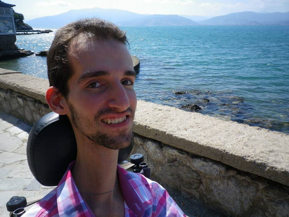 tilestwra.com | Στέλιος Κυμπουρόπουλος: Είμαι ένας νέος επιστήμονας με βαριά κινητική αναπηρία