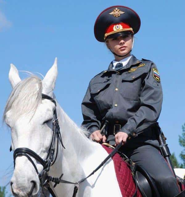 the-girls-of-the-russian-police-force-28-photos-21