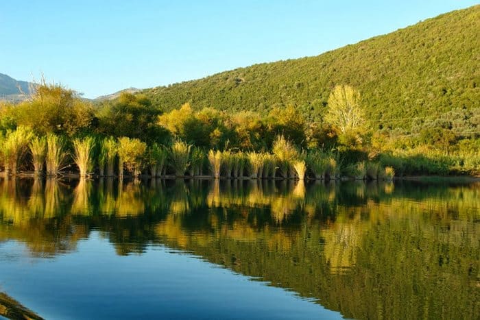 Είναι η μεγαλύτερη λίμνη στην Ελλάδα αλλά παραμένει άγνωστη στον περισσότερο κόσμο