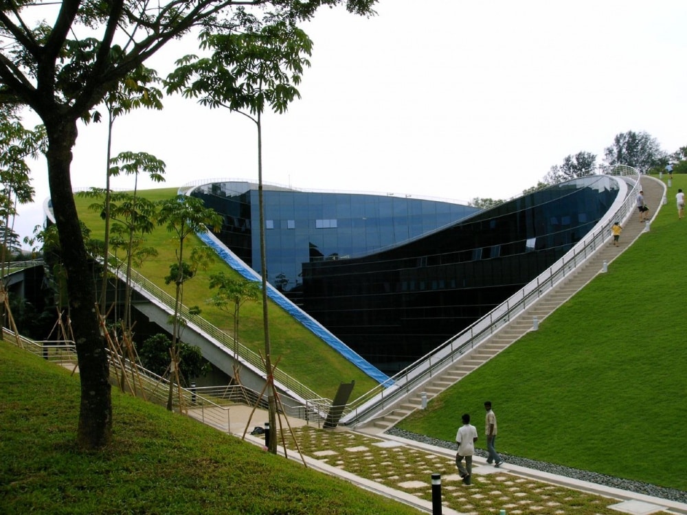 8387310-1000-1459837011-campus