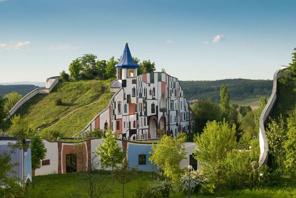8387060-1000-1459837011-Hotel_Therme_Rogner_Bad_Blumau_Kunsthaus