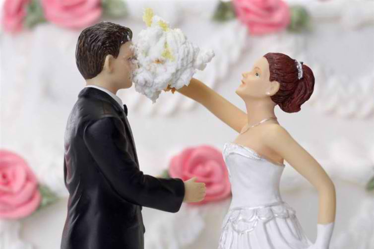 funny-wedding-cake-toppers-14