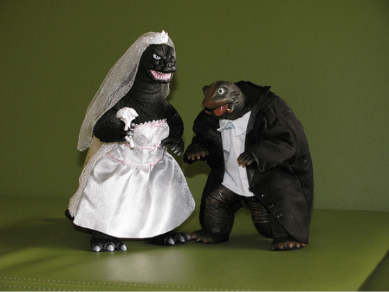 funny-wedding-cake-toppers-9