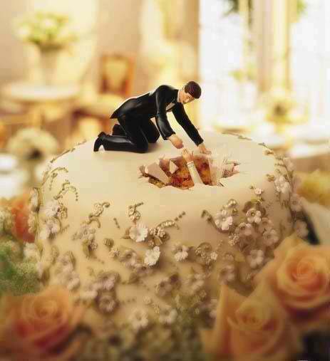 funny-wedding-cake-toppers-5
