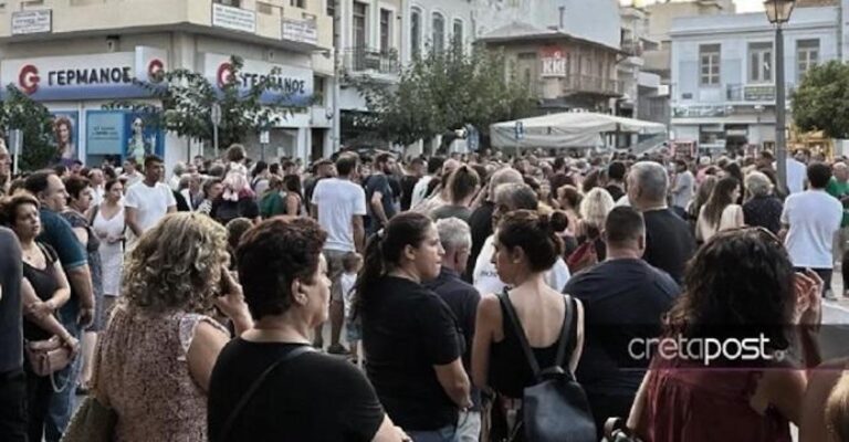 Οι κάτοικοι του Αγίου Νικολάου αποχαιρετούν με λευκά τριαντάφυλλα τον 36χρονο Αντώνη
