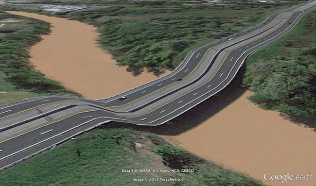 tilestwra.gr : desktop 1412354776 Αν οι δρόμοι έμοιαζαν έστω και λίγο με τις φωτογραφίες τους στο Google Earth, θα το σκεφτόσασταν πολύ να οδηγήσετε ξανά !!! 