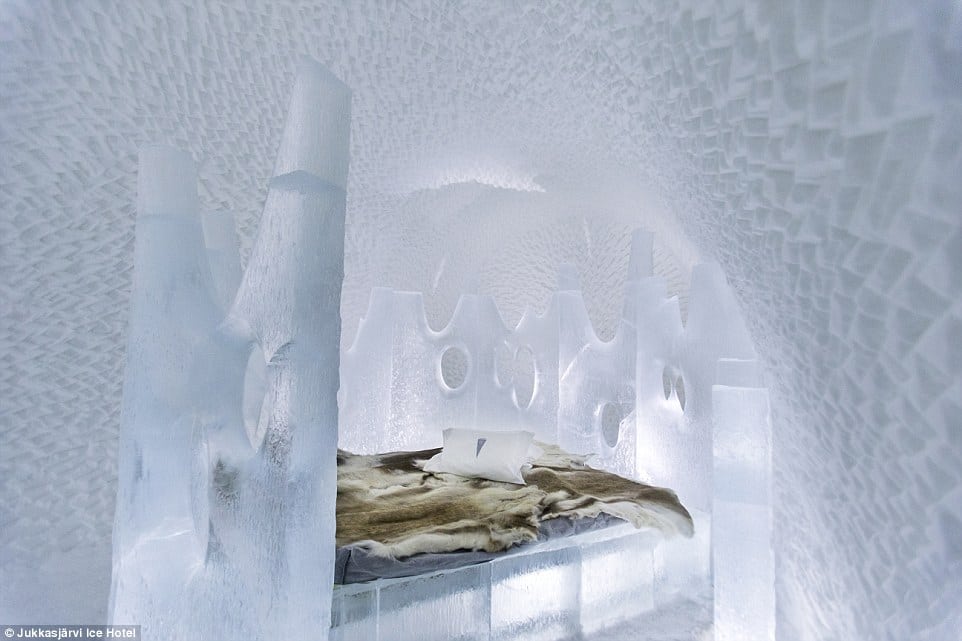 ice hotel4