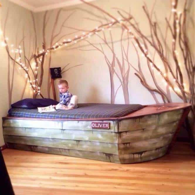 Γονείς κατασκεύασαν κρεβάτι - βάρκα για το παιδί τους (12)