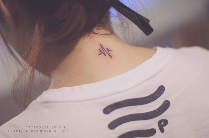 tilestwra.gr : minimalistic feminine discreet tattoo seoeon 14 21+1 μινιμαλιστικά τατουάζ που θα λατρέψετε