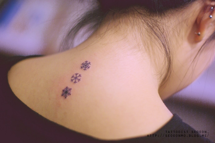 tilestwra.gr : minimalistic feminine discreet tattoo seoeon 2 21+1 μινιμαλιστικά τατουάζ που θα λατρέψετε