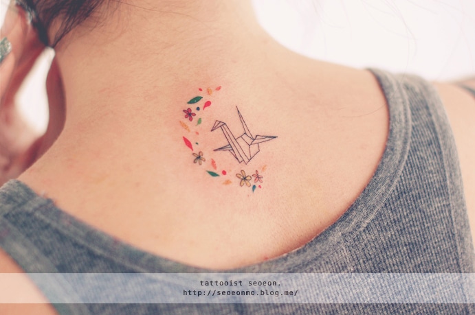 tilestwra.gr : minimalistic feminine discreet tattoo seoeon 34 21+1 μινιμαλιστικά τατουάζ που θα λατρέψετε