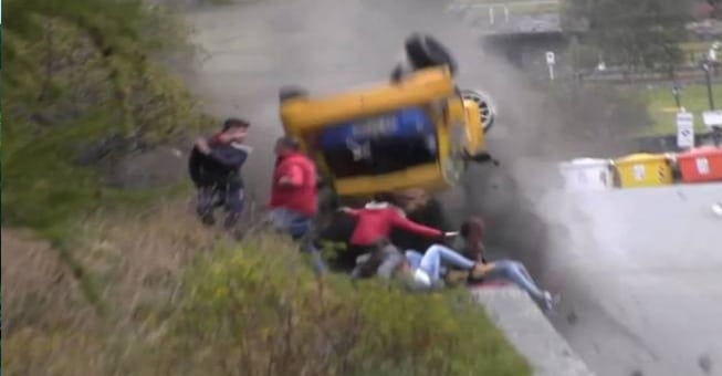 Θεατές γλίτωσαν από… θαύμα σε  αγώνα ράλι! (βίντεο)