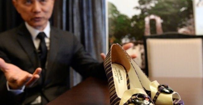 Jimmy Choo: Πώς o πρώην τσαγκάρης από τη Μαλαισία έχτισε μια αυτοκρατορία με διάσημα παπούτσια!
