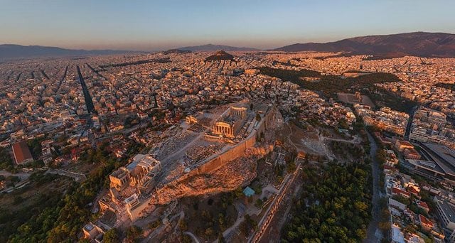 tilestwra.gr - Ο κόσμος μας μέσα από τα μάτια ενός πουλιού