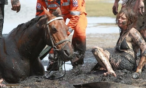 Αυτό που ξεκίνησε για μια γυναίκα σαν μια όμορφη βόλτα κατέληξε σε ένα πολύ τρομακτικό εφιάλτη