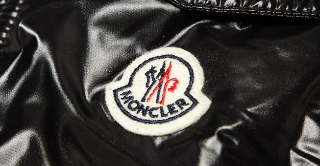 Απίστευτη κτηνωδία: Παγκόσμια κατακραυγή για τον τρόπο που φτιάχνονται τα μπουφάν της Moncler!
