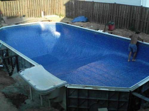 Έφτιαξε μόνος του πισίνα για το σπίτι του! 6
