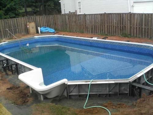 Έφτιαξε μόνος του πισίνα για το σπίτι του! 7
