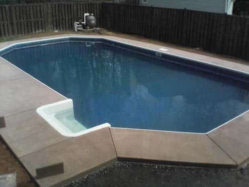 Έφτιαξε μόνος του πισίνα για το σπίτι του! 10