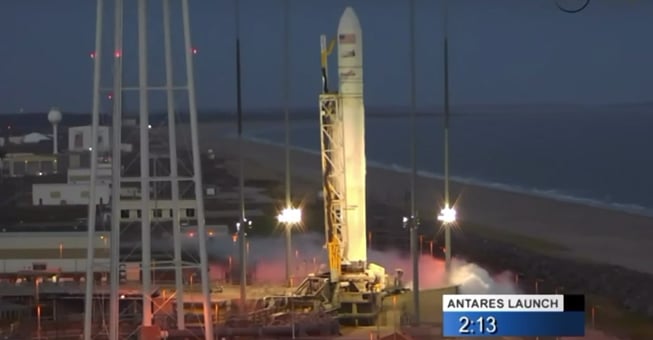 Πύραυλος 200 εκατ. δολαρίων της NASA διαλύθηκε στον αέρα! (βίντεο)