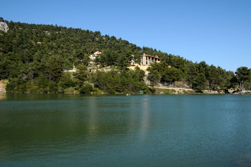 2steps lakes beletsi parnitha 005