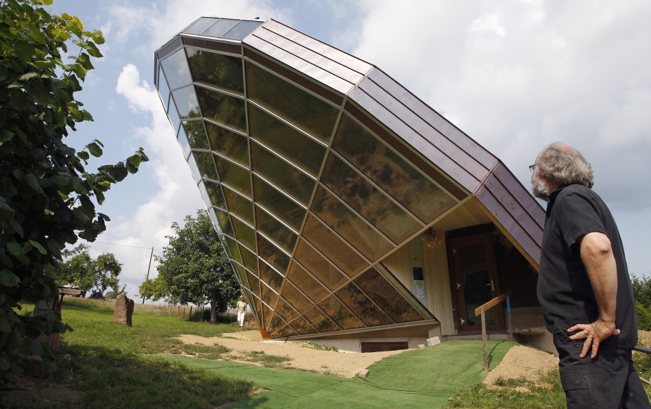 bio climatic solar house