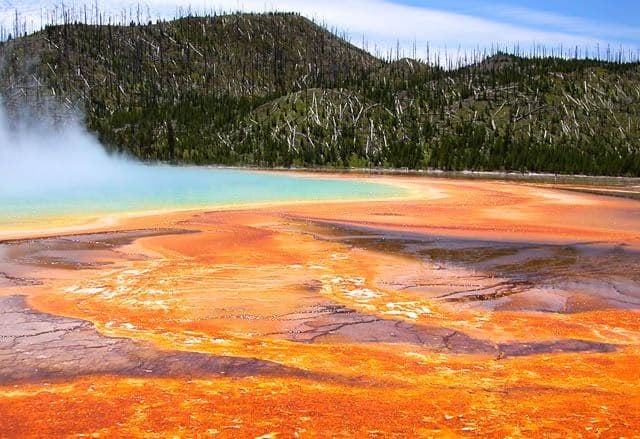 Grand-Prismatic-Spring-03