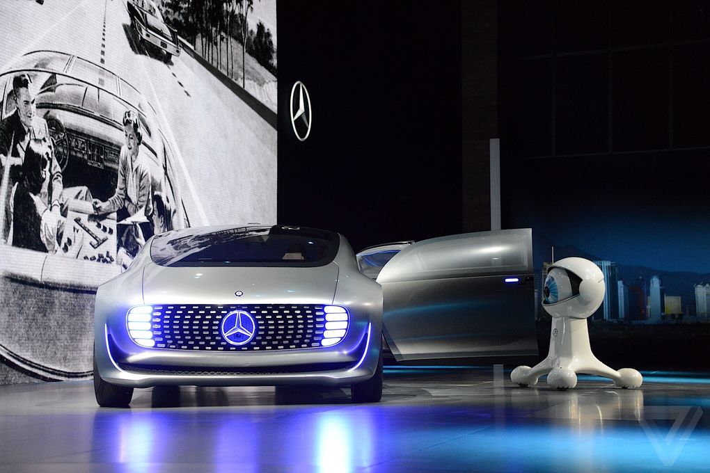 Mercedes-Benz F 015: Έτσι θα είναι τα πολυτελή αυτοκίνητα στο μέλλον! 1