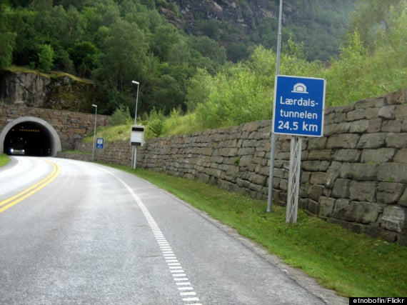 tilestwra.gr : o LRDAL ROAD TUNNEL 570 Γιατί η Νορβηγία είναι το ομορφότερο μέρος του κόσμου; Για 25 λόγους!!