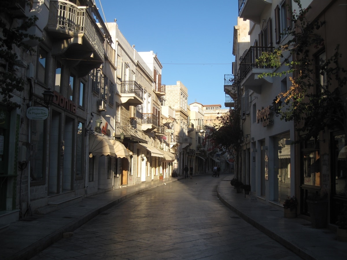One_of_the_central_streets_of_Ermoupoli