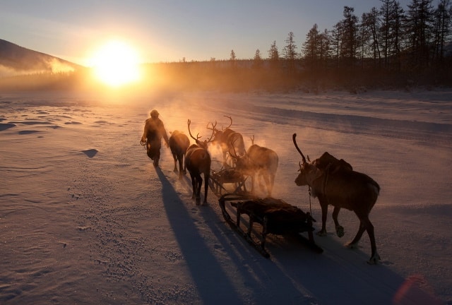 Δείτε το πιο παγωμένο μέρος του κόσμου 4 reindeer herder siberia yakutia