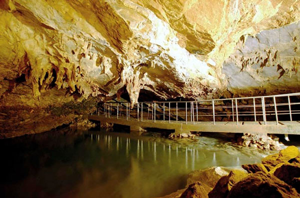 tilestwra.gr : spilaio aggiti 4 Ένα μαγευτικό υπόγειο ποτάμι στην Ελλάδα
