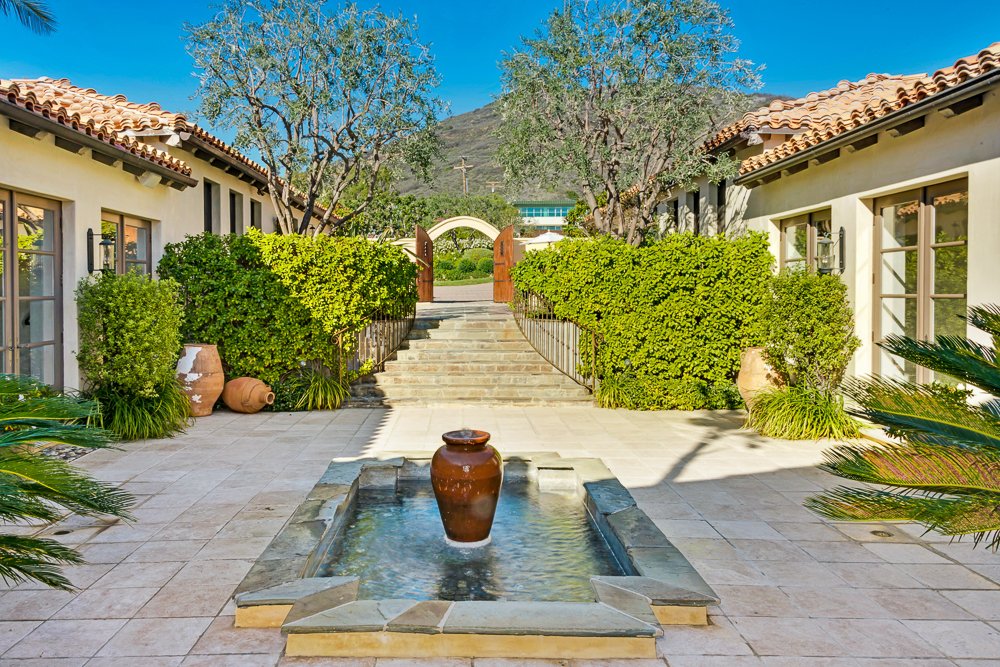 There's also a courtyard with a cute fountain at its center.