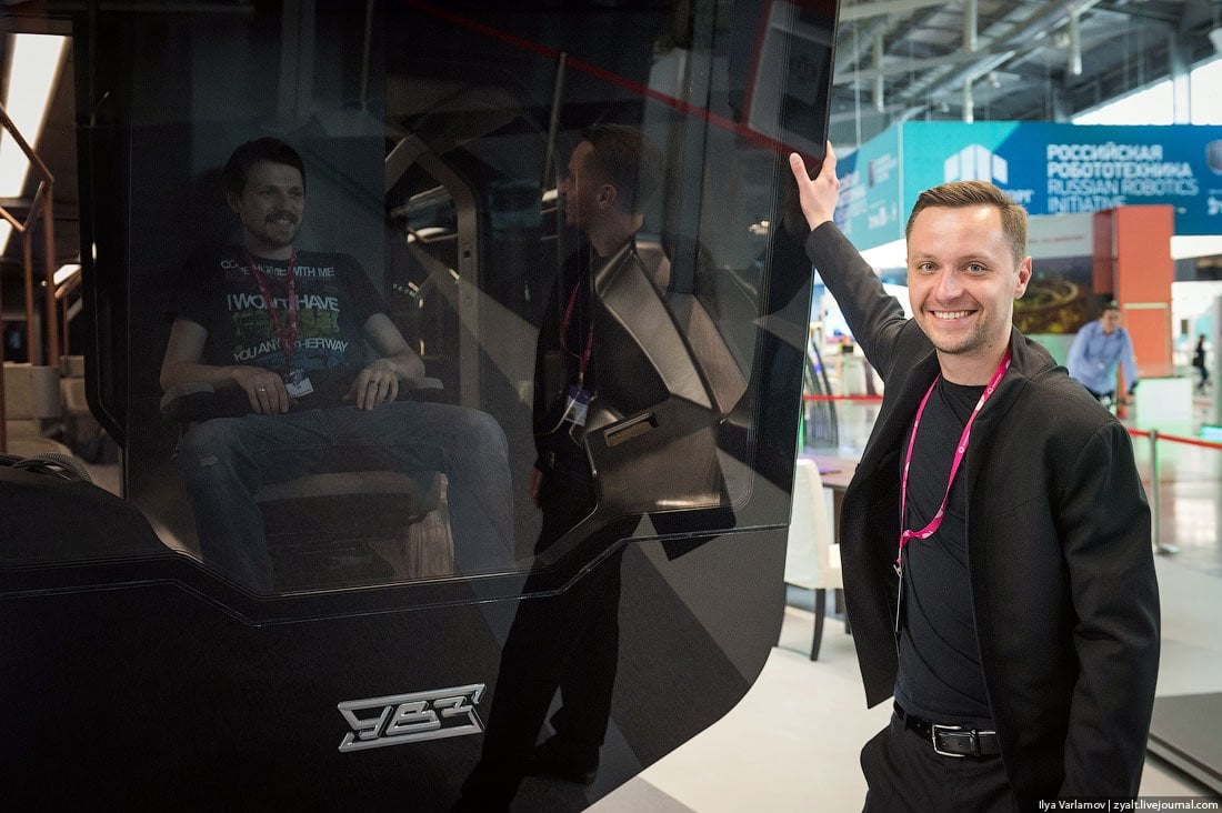 Πώς θα είναι το υπερσύγχρονο τραμ «Russian One» 46 This is the tram's designer, Alexei Maslov.