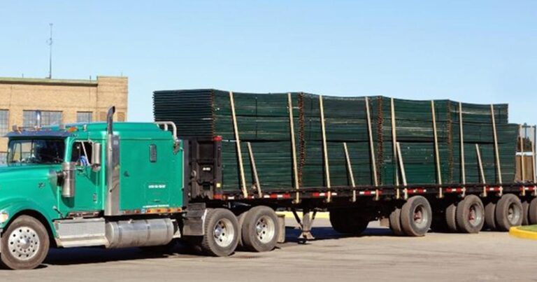 Ξεφορτώνει μια νταλίκα σε 15 δευτερόλεπτα! (βίντεο)