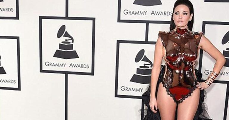 Η Αλβανίδα σταρ που πήγε στα μουσικά βραβεία Grammy και τους άφησε όλους άφωνους!