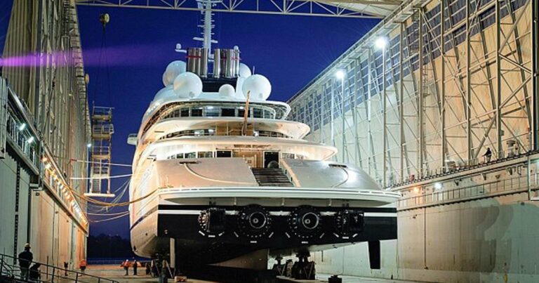 Το σούπερ γιοτ του 1 δισεκατομμυρίου δολαρίων με 7 ορόφους!