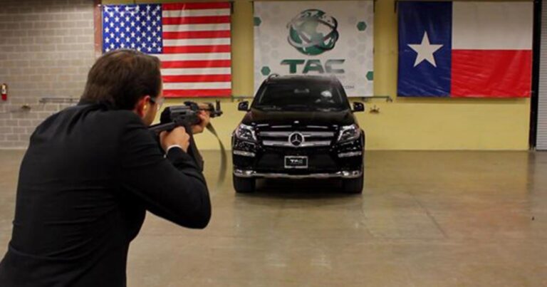 Αντέχει στις σφαίρες ενός καλασνικοφ μία Mercedes-Benz GL; (βίντεο)