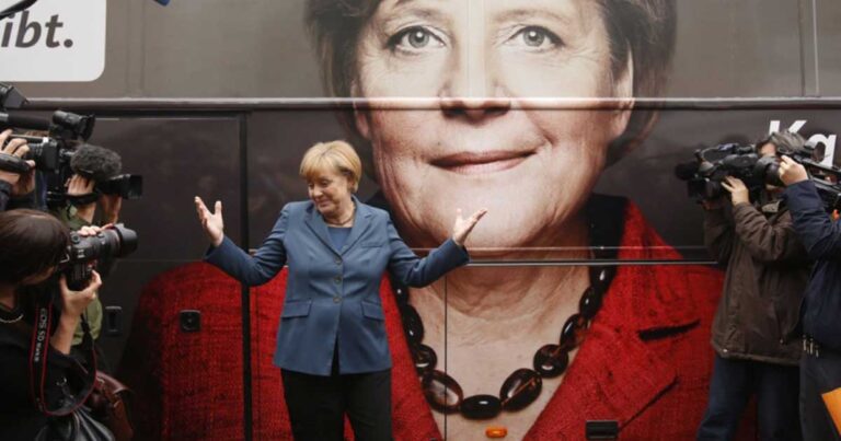 Πώς η Άνγκελα Μέρκελ, κόρη ενός παπά, έγινε η πιο ισχυρή γυναίκα πάνω στον πλανήτη