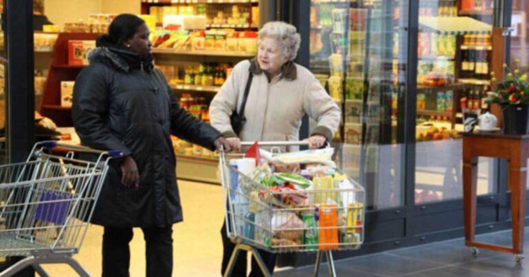 To υπέροχο χωριό που κατοικούν μόνο ασθενείς με άνοια!