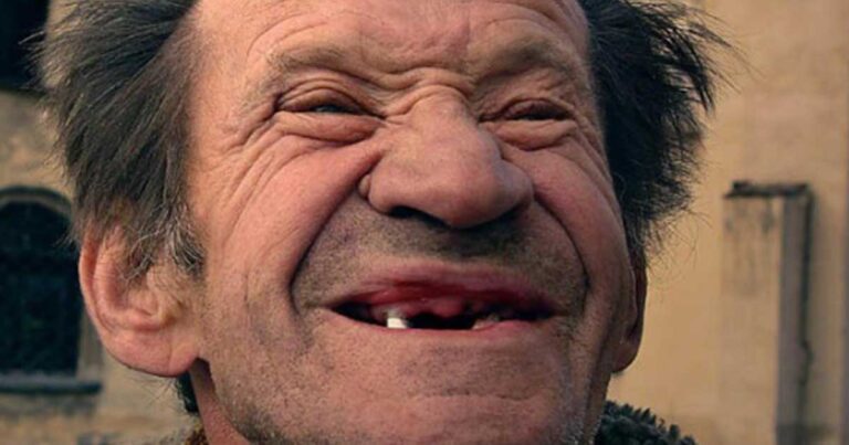 ΑΝΕΚΔΟΤΟ: O πάμπλουτος γέρος στην τράπεζα