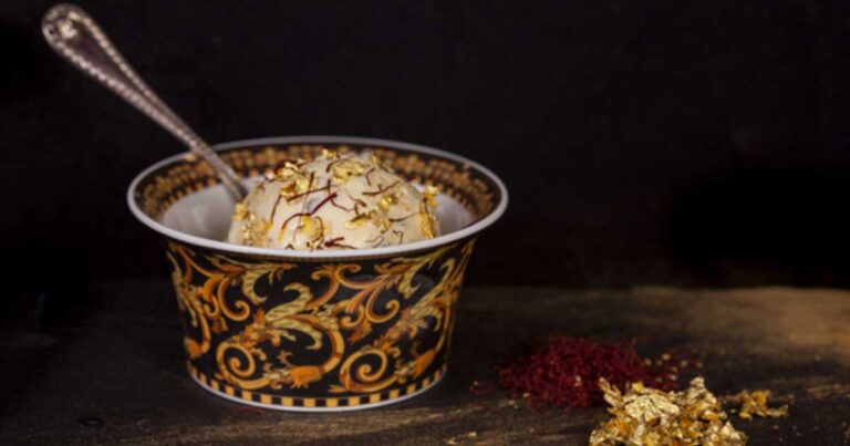 Το πιο ακριβό παγωτό του κόσμου περιέχει φύλλα χρυσού 23 καρατίων και μαύρη τρούφα! Η τιμή του; 728 ευρώ!