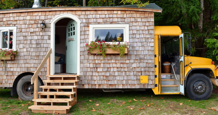 Αγόρασαν ένα παλιό σχολικό λεωφορείο και το μετέτρεψαν σε κάτι το πραγματικά ονειρικό!