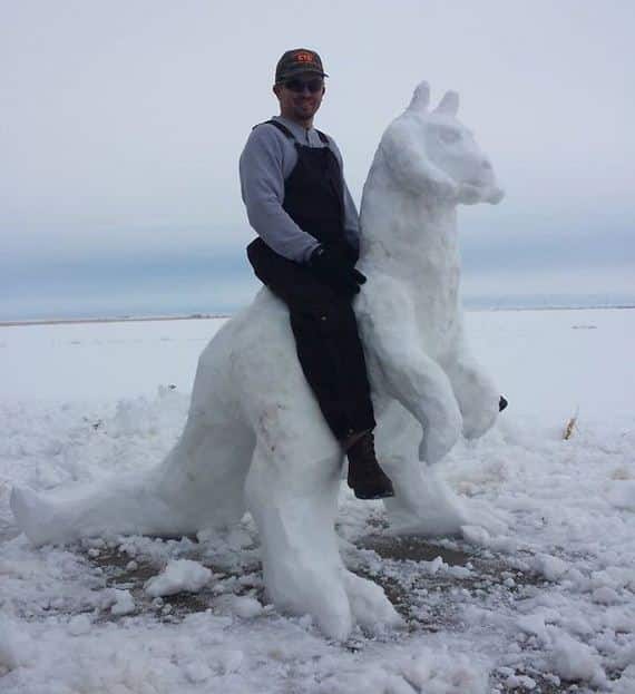 15 creative snow sculptures
