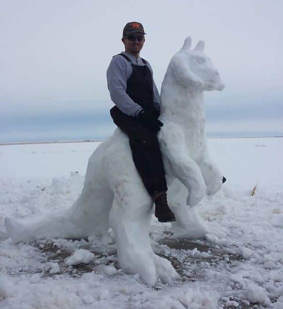 15 creative snow sculptures