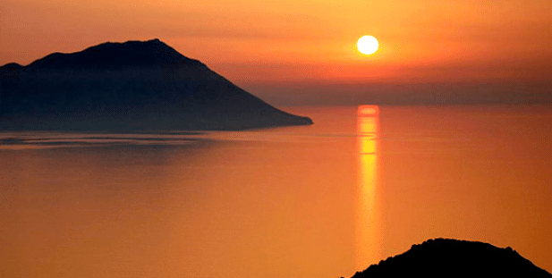 tilestwra.gr - big plaka mhlos Ίσως τα ομορφότερα ηλιοβασιλέματα στην Ελλάδα! Όταν ο ουρανός πλημμυρίζει με χρώματα… 
