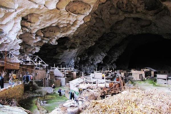 tilestwra.gr - Ιδιαίτερο χωριό μέσα σε σπηλιά!